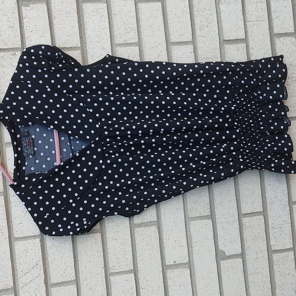 Black/White Polkadot Top - Picture 2 of 10